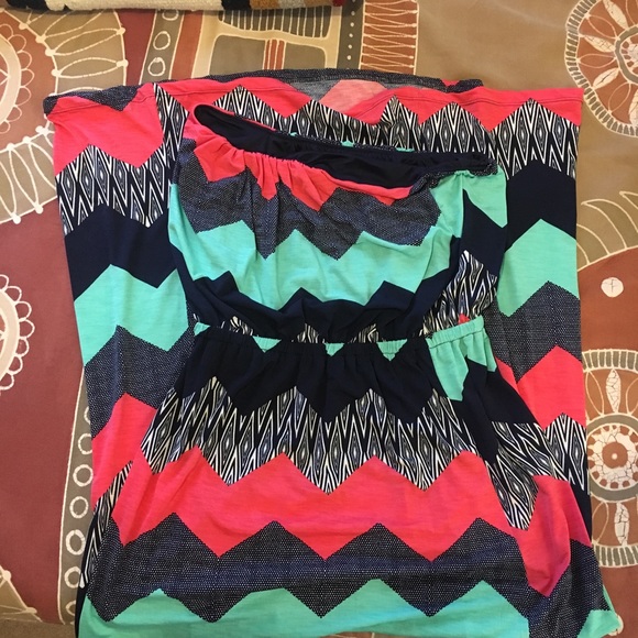 Trixxi Dresses & Skirts - Strapless chevron maxi length dress